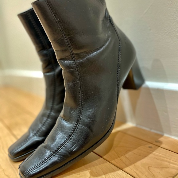 PAUL GREEN Munchen Black Boots
Size: 7. Used. Great Condition. - Picture 1 of 6